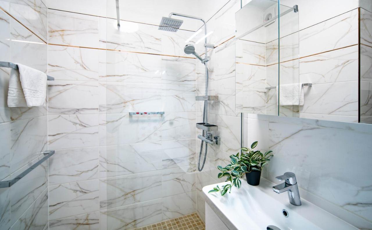 Free Parking Riverwalk Home - 4 Ppl,Wi-Fi,Ac, Tv Budapest Ngoại thất bức ảnh